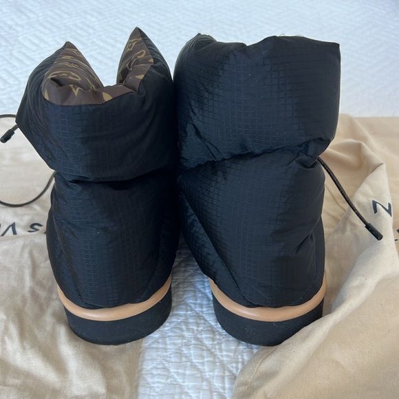 Louis Vuitton Pillow Comfort Ankle Boot Size 37 - Picture 3 of 5